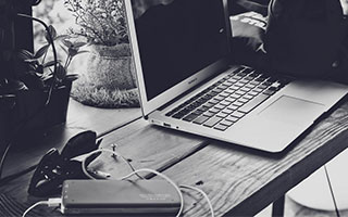 球员季后赛表现超出预期引发热议